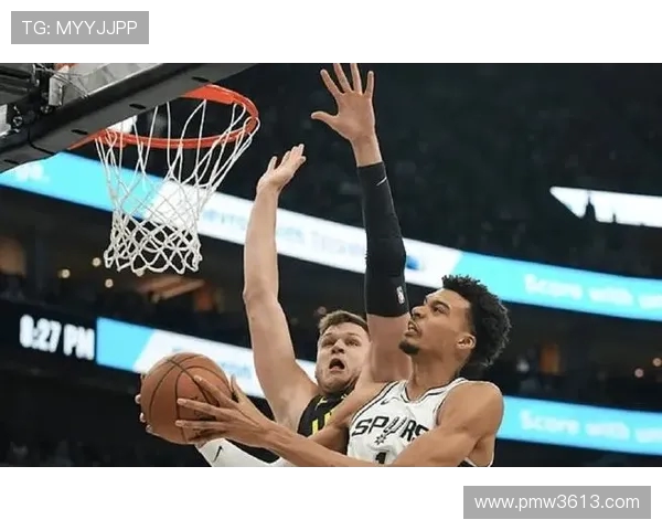 马刺与爵士激烈对决 展现团队合作与个人突破的精彩碰撞 马刺与爵士激烈对决 展现团队合作与个人突破的精彩碰撞